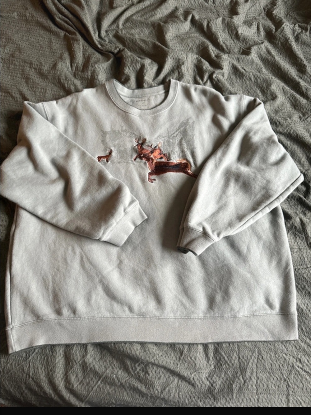 Green Crewneck Sweatshirt with deer Embroidery